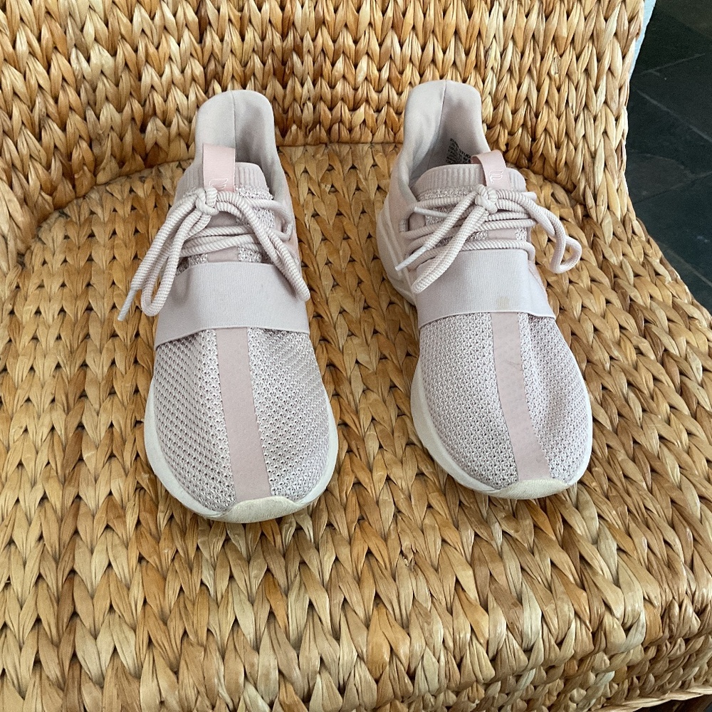 Fabletics Zuma pink tennis shoes